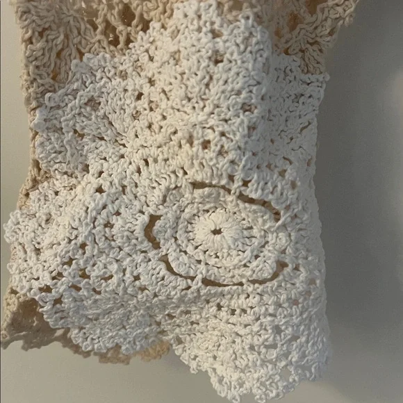 Zara Crochet Lace Top in Beige and White, M - Picture 3 of 5